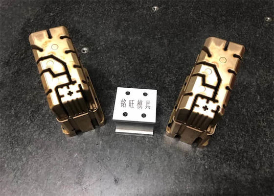 718H 738H Spuitgietinzetstukken 5-assige CNC-vormcomponenten